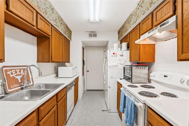 6606 De Moss Drive 208, Houston, TX 77074