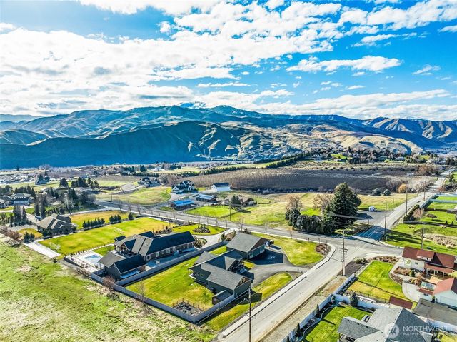 825 American Fruit Road, Wenatchee, WA 98801