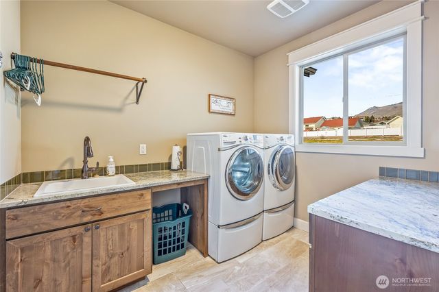 825 American Fruit Road, Wenatchee, WA 98801