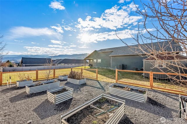 825 American Fruit Road, Wenatchee, WA 98801