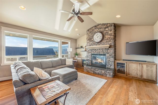 825 American Fruit Road, Wenatchee, WA 98801