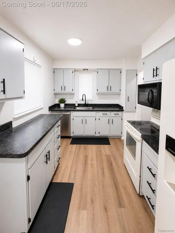 1641-1643 Fairview Avenue, Royal Oak, MI 48073