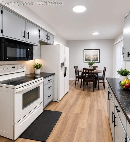 1641-1643 Fairview Avenue, Royal Oak, MI 48073