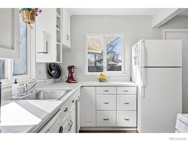 2057 Ironton Street, Aurora, CO 80010