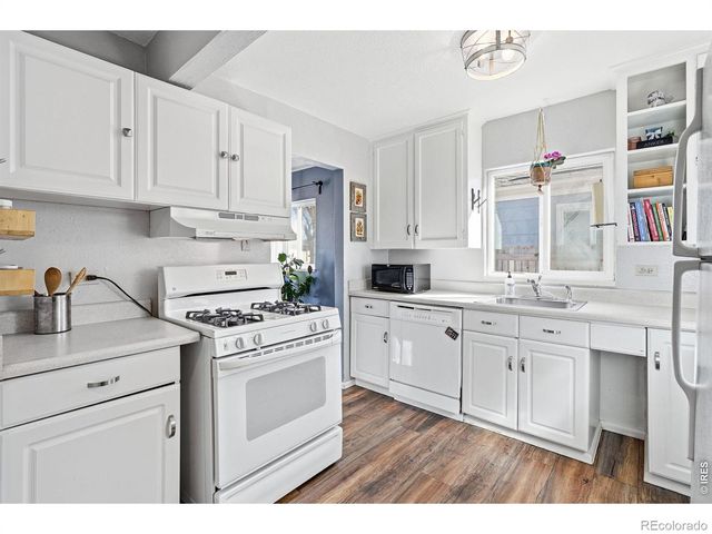 2057 Ironton Street, Aurora, CO 80010