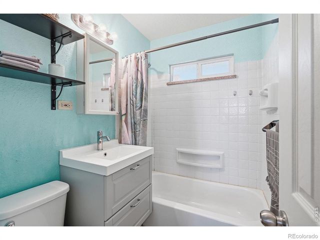 2057 Ironton Street, Aurora, CO 80010