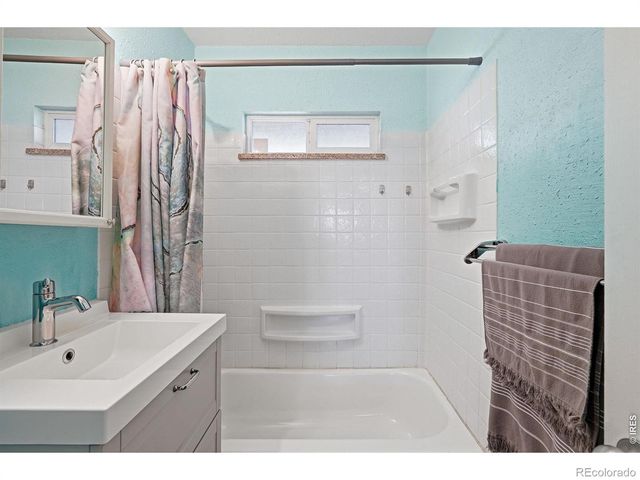 2057 Ironton Street, Aurora, CO 80010