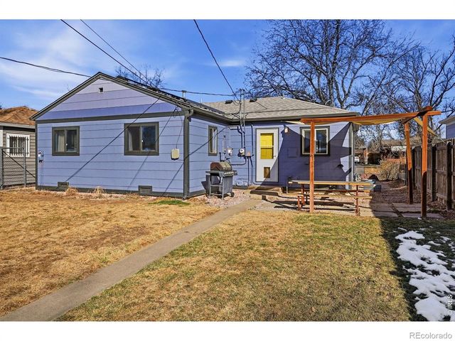 2057 Ironton Street, Aurora, CO 80010