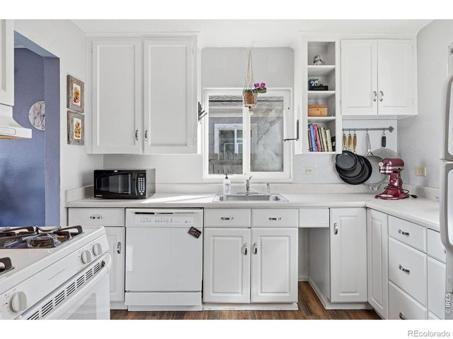 2057 Ironton Street, Aurora, CO 80010