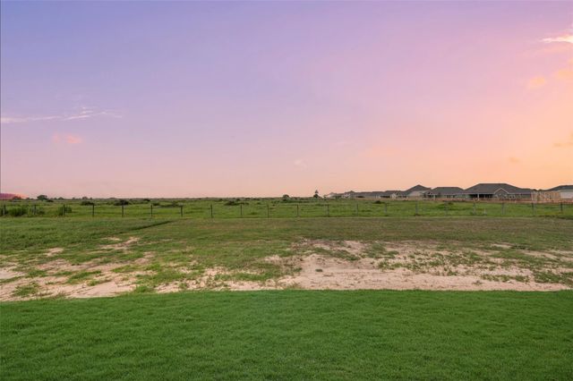 219 Dunovant Drive, Sealy, TX 77474