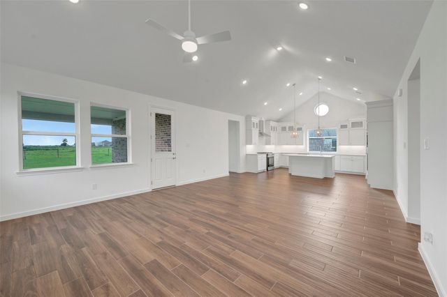 219 Dunovant Drive, Sealy, TX 77474