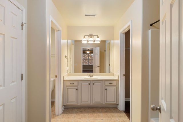 2211 Bridgeway St, Murfreesboro, TN 37128