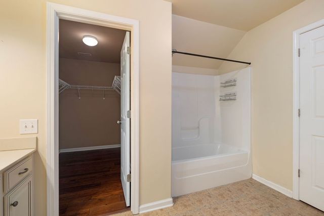 2211 Bridgeway St, Murfreesboro, TN 37128