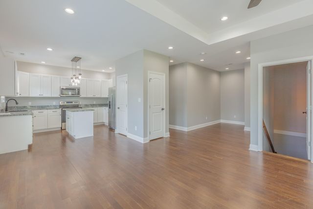 2015 N Chamberlain Avenue, Chattanooga, TN 37406