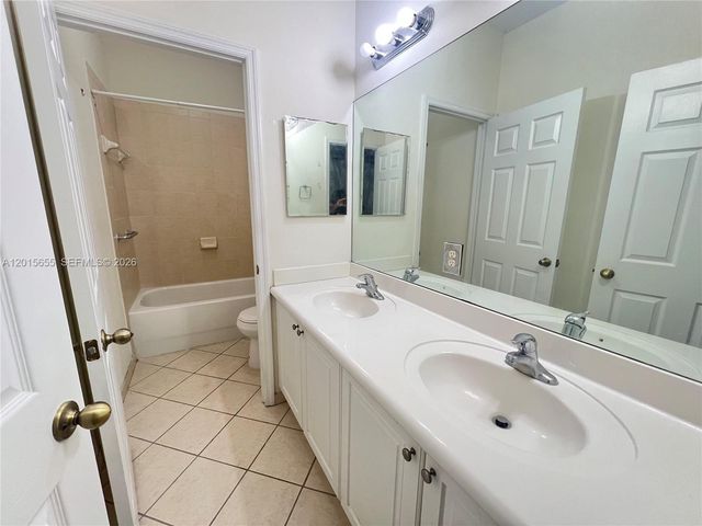 10343 NW 30th Ter -, Doral, FL 33172