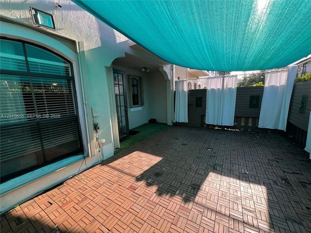 10343 NW 30th Ter -, Doral, FL 33172