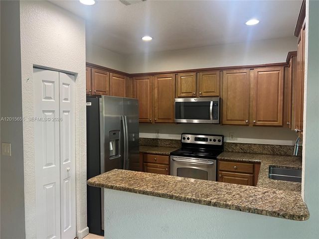 10343 NW 30th Ter -, Doral, FL 33172