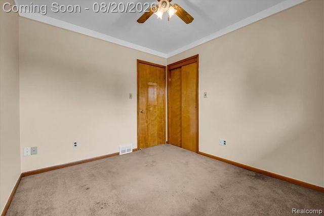 1952 Lakeview Street, Trenton, MI 48183