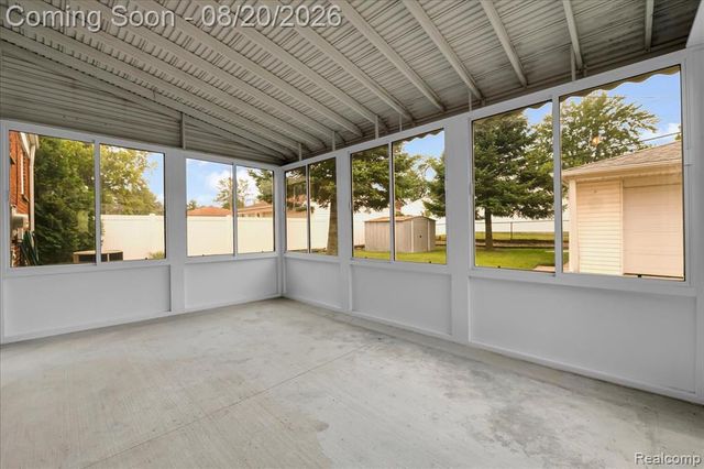 1952 Lakeview Street, Trenton, MI 48183