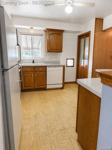 1952 Lakeview Street, Trenton, MI 48183