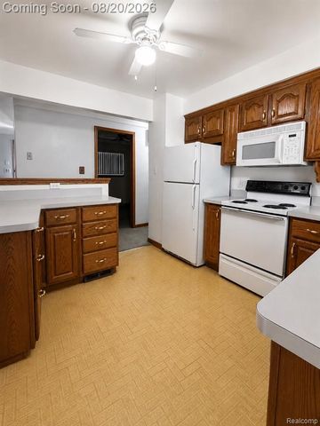 1952 Lakeview Street, Trenton, MI 48183