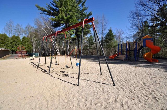 98 Wintersport Street, Moultonborough, NH 03254