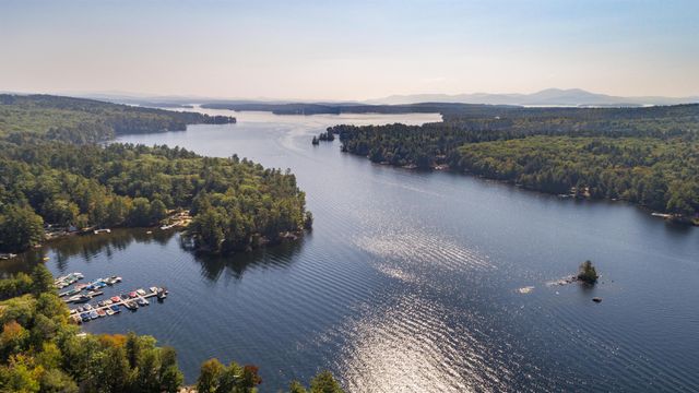 98 Wintersport Street, Moultonborough, NH 03254