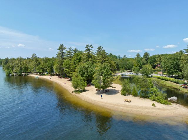 98 Wintersport Street, Moultonborough, NH 03254