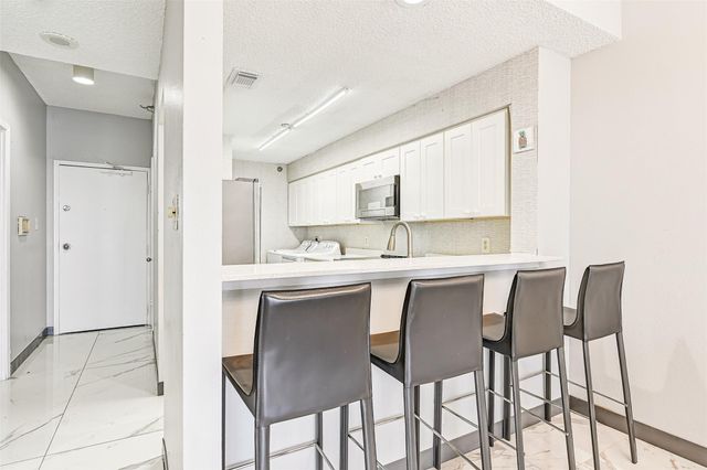 7700 Seawall Boulevard 702, Galveston, TX 77551