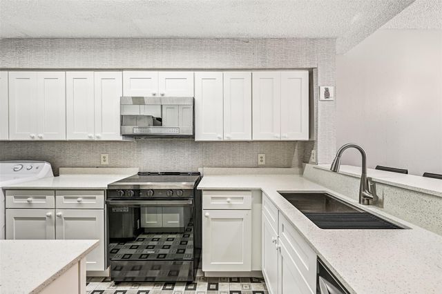7700 Seawall Boulevard 702, Galveston, TX 77551