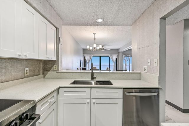 7700 Seawall Boulevard 702, Galveston, TX 77551