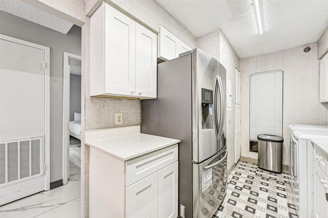 7700 Seawall Boulevard 702, Galveston, TX 77551