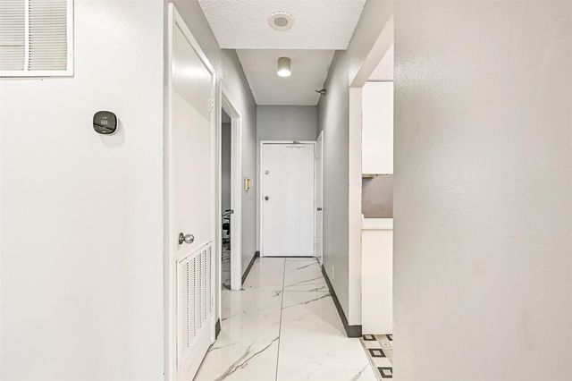 7700 Seawall Boulevard 702, Galveston, TX 77551