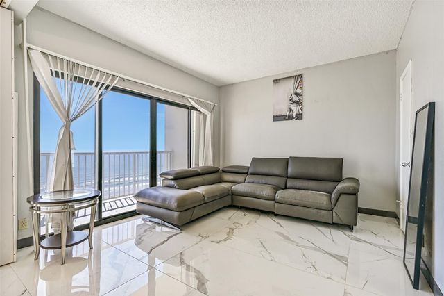 7700 Seawall Boulevard 702, Galveston, TX 77551