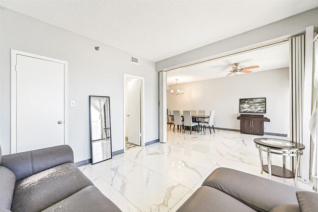 7700 Seawall Boulevard 702, Galveston, TX 77551