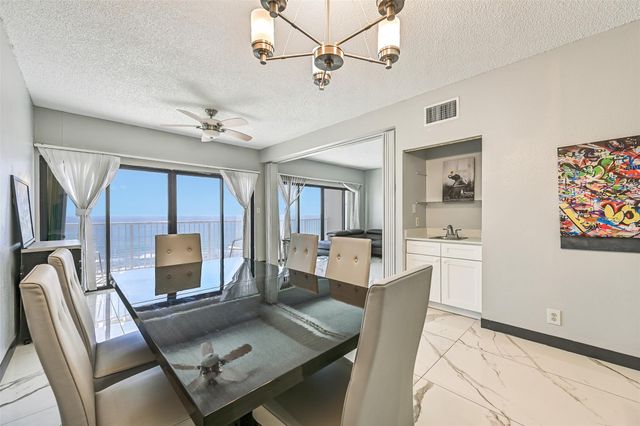 7700 Seawall Boulevard 702, Galveston, TX 77551
