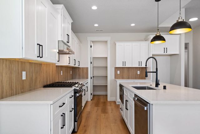 2230 E Towhee Ln, Spokane, WA 99208