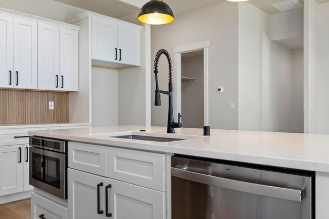 2230 E Towhee Ln, Spokane, WA 99208