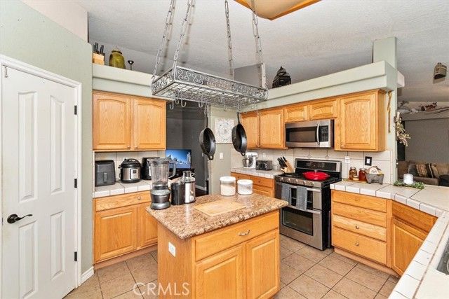 12730 Fir Street, Oak Hills, CA 92344