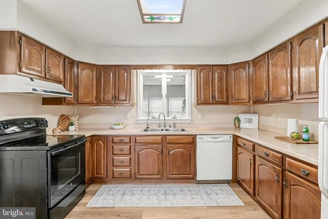 6134 BATTERSEA PKWY, Mechanicsburg, PA 17050