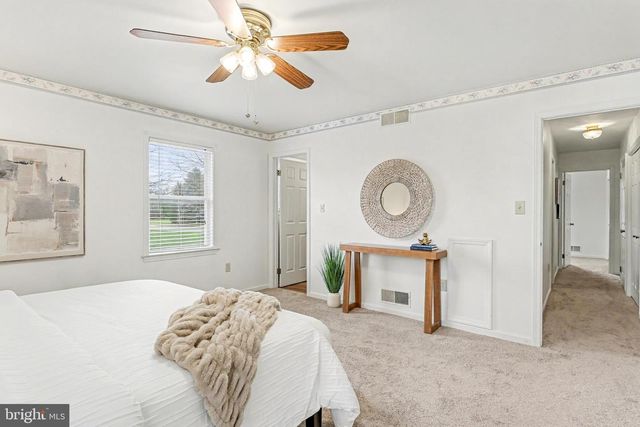 6134 BATTERSEA PKWY, Mechanicsburg, PA 17050