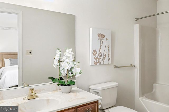 6134 BATTERSEA PKWY, Mechanicsburg, PA 17050