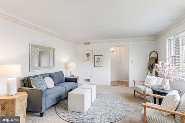 6134 BATTERSEA PKWY, Mechanicsburg, PA 17050