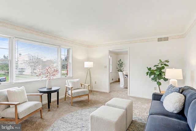 6134 BATTERSEA PKWY, Mechanicsburg, PA 17050