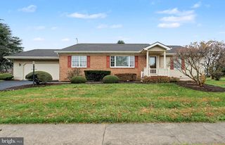 6134 BATTERSEA PKWY, Mechanicsburg, PA 17050