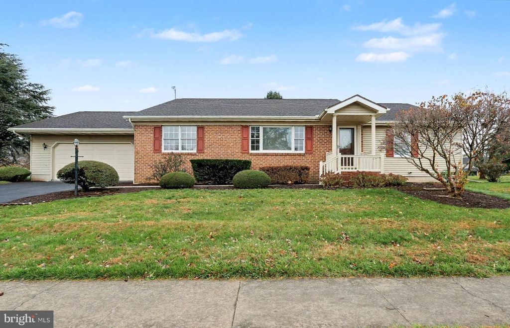 6134 BATTERSEA PKWY, Mechanicsburg, PA 17050