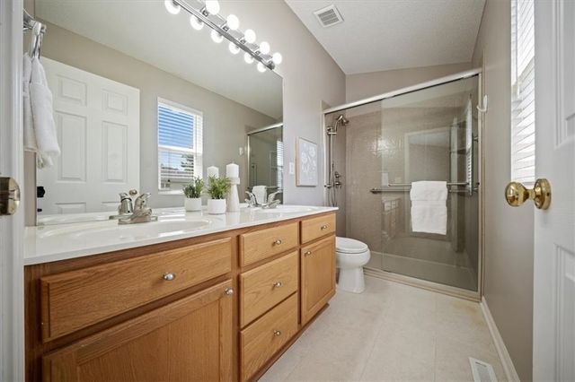 1835 W Concord Drive, Olathe, KS 66061