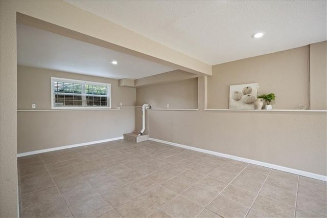 1835 W Concord Drive, Olathe, KS 66061