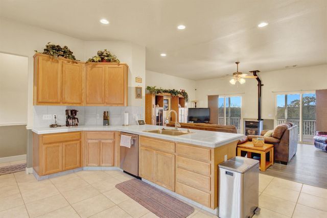 4059 Dunn Rd, Valley Springs, CA 95252