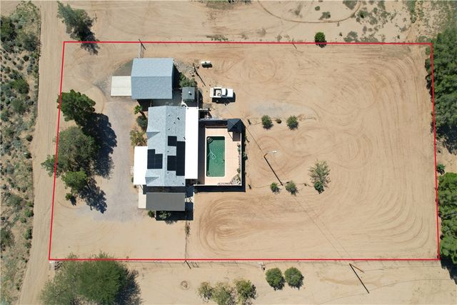 3661 N Gila Road, Golden Valley, AZ 86413